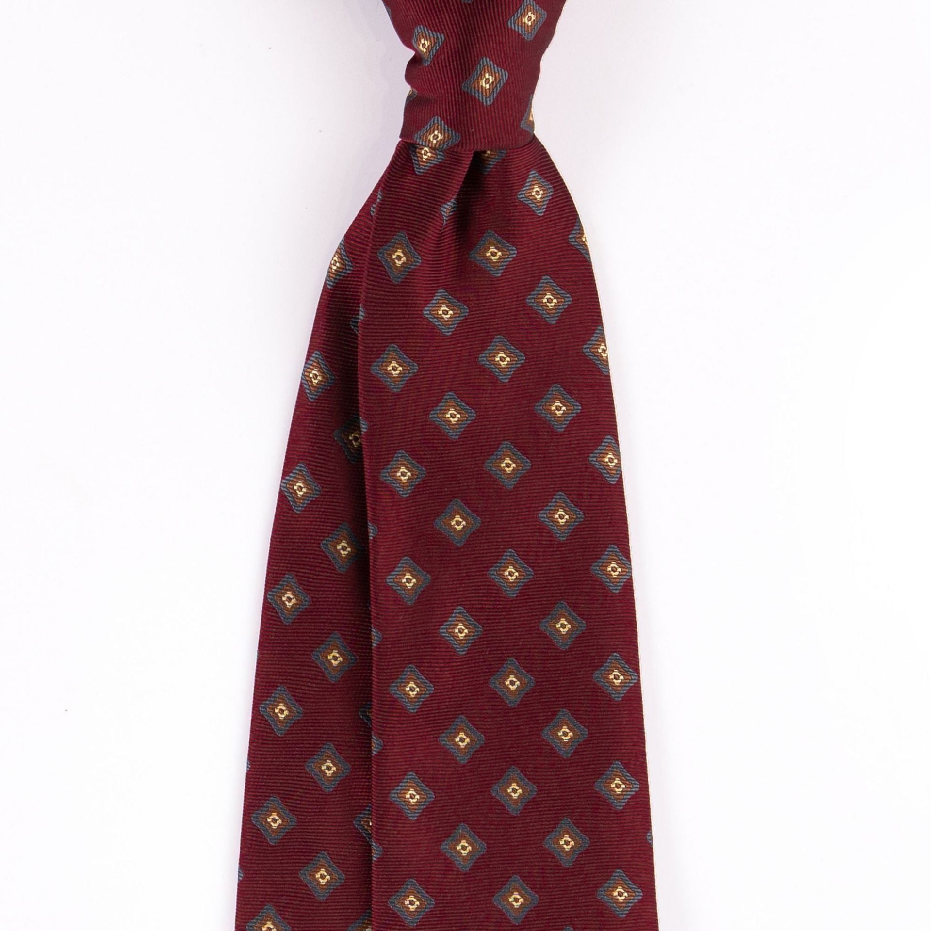 Marinero Fine Menswear | Classic Micropattern Necktie | Burgundy with Gold Diamonds